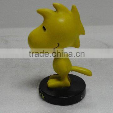 customized action lovely yellow snoopy statues figurine