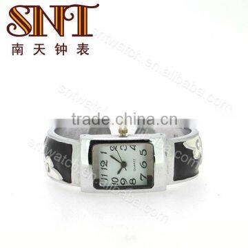 SNT-BW008 3 ATM stainless steel back quartz bangle watches