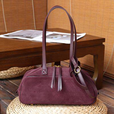 Large Capacity Faux Leather Pillow Shaped Single Shoulder Bag Fashionable Women's Bag Bowling Underarm Bag Soft Fabric Mobile photo-3