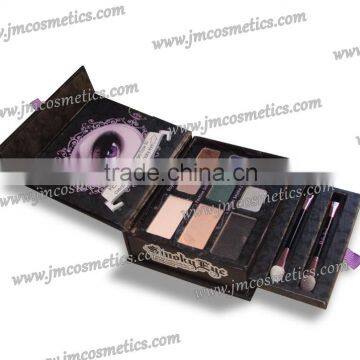 Portable customized chemical powder eyeshadow palette for women in wedding, party and banquet