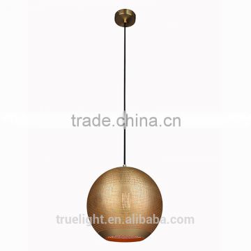 cutout metal pendant lamp in brass color with ball shade                        
                                                                                Supplier's Choice