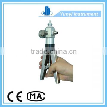 Y061 Pressure gauge calibration (hand pump)