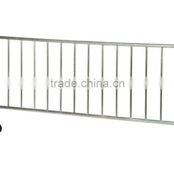 Bright Zinc Plated Heavy Duty Crowd Control Interlocking Barrier With 1 Wheel and 1 Flat Foot photo-3