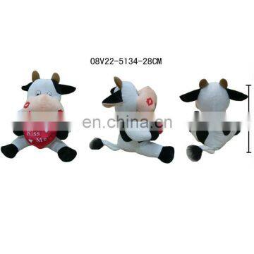 Plush Sitting Cow Valentine's Day Gift Stuffed Toy with Heart