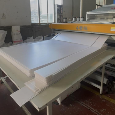 High Quality 4mm 1220*2440 PP Corrugated Plastic Sheet photo-2