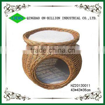 Oval rattan sleeping pet basket