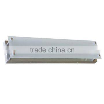 1 light vanity wall sconce (lampe murale/Lampara de pared) in satin steel finish with rectangular glass shades