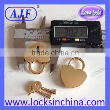 New Brand Golden Love Padlock for Valentines Promotion photo-2