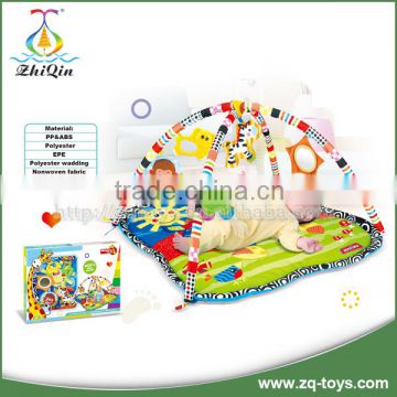 Funny baby crawl mat with hanging toy