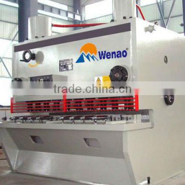 Hydraulic shearing machine