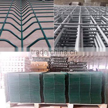 Triangle bend weld panel cheap price,galvanized/PVC coated V fold welded fence,hot sale curvy weld fence(Factory exporter)