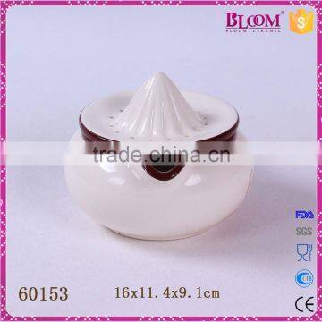 White Small Ceramic Apple Decal Desgin Manual Juicer photo-4