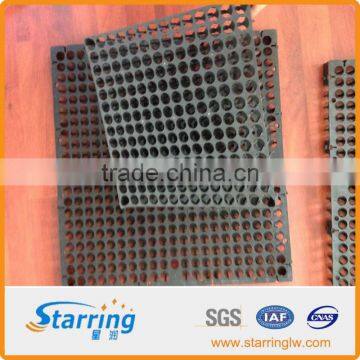 Drainage plate for road foundation