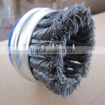 Knoted wire cup brush