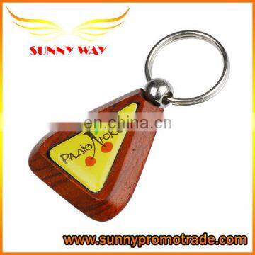 2017 new fashion design custom wood keychain