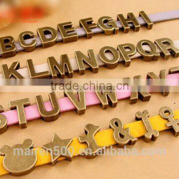 2016 hot sell vintage letter charm