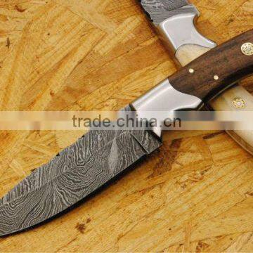 udk h117" custom handmade Damascus hunting knife / Bowie knife with walnut wood handle