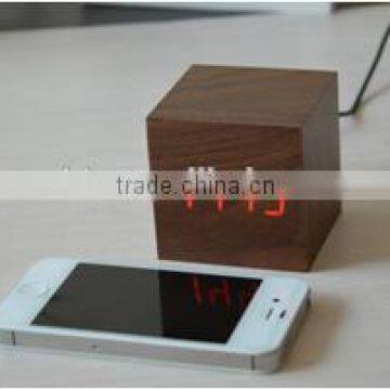 Wooden LED voice-controlled alarm clock