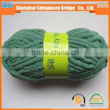China Supplier of Novelty Yarn Hot Wholesale 100 Polyester Chenille Knitting Yarn on a Low Yarn Price List photo-3