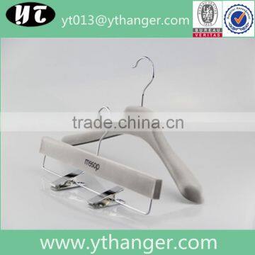 CY-607 bulk coat grey color velvet plastic hanger flocking plastic hanger with non-slip