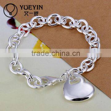 Dazzling link chain heart shape charm braclets