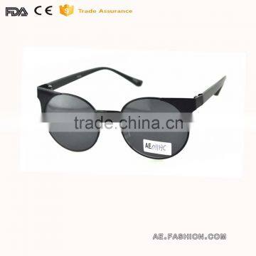 2016 Innovative Metal Decoration Sunglasses Cool Design Eyewear