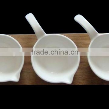 HM0030-7022 Durable porcelain spoon and wood tray