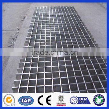 DM Bigger Round Holes Customized Hot Dip Galvanized Steel Grating Galvanized Plain Steel Bar Grating photo-4