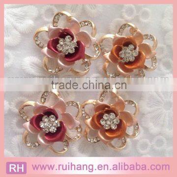 wholesale colorful flower rhinestone brooch for invitation decoration