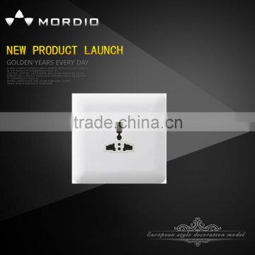 2016 Newest BS standard PC material 3 pin socket white color