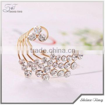 Korean Fashion Diamond Rhinestone Brooch Brooches with Flowers130905-02