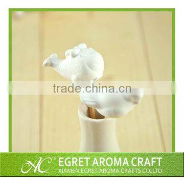 Natural Ceramic Air Freshener With Rattan Sticks photo-3