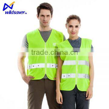 Flashing LED safety vest with back pocket