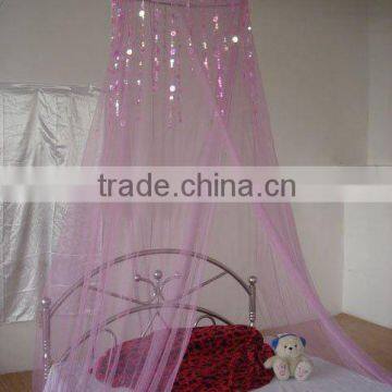 Mosquito net with twinkling sequins