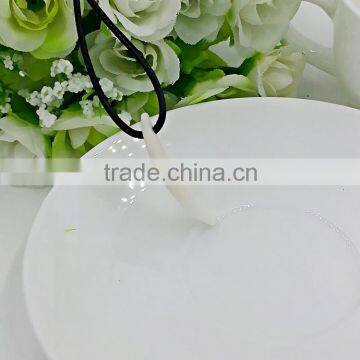 2015 Unique Design Tibet Style Beige Wolf Teeth Pendant Necklace Men Crystal Wolf Tooth Pendant photo-4