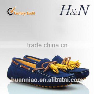 Car shoe design in Women moccasin