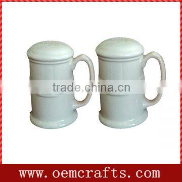 China Handmade White Ceramic Salt And Pepper Shaker Set