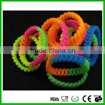 Cheap silicone rubber wristbands with text print