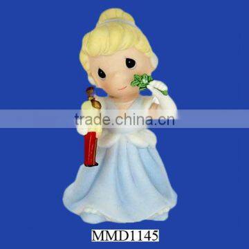 Porcelain polyresin figurine cinderella cartoon