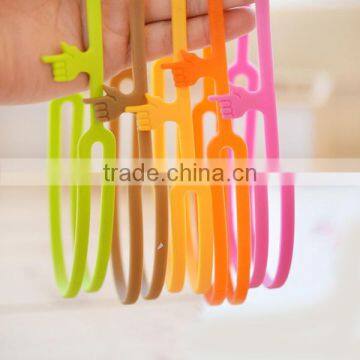 Hot Promotionl Gift Silicone Finger Elastic Bookmark