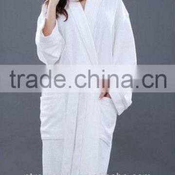 super absorbent hotel weaved waffle wholesale cheap white bathrobe