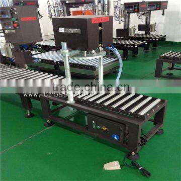 Plastic Lids Pressing Machine photo-4
