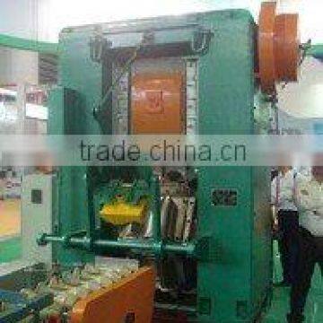 Roof tile press machine