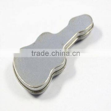 The guitar shape made in China tin box of candy