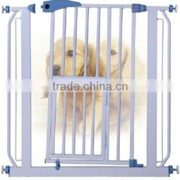 Adjustable pet safety gate