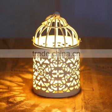 Indoor Outdoor Garden /Decorative Classic Metal Candle Lantern Candy Can be Held in