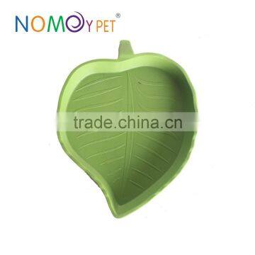 Nomoypet best price plastic green leaf food and water feeder for reptile pet