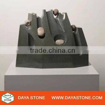 white marble statue / black marble statue