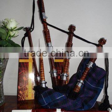 highland scottish bagpipe with full accessories