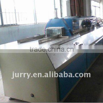 Plastic cutter